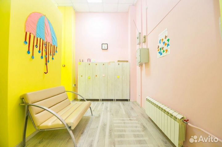 Помощник воспитателя (няня) в частный детский сад