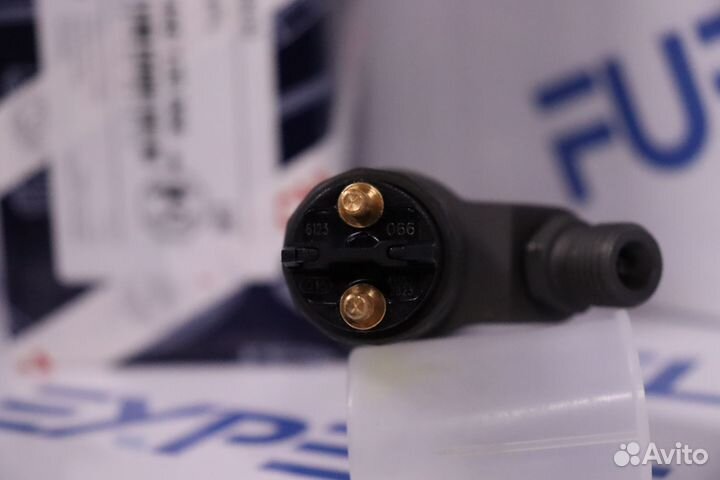 Форсунка топливная 0445120066