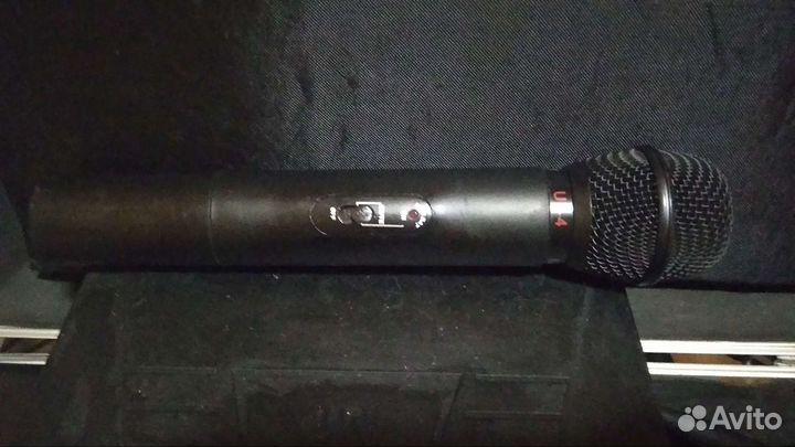 Беспроводные наушники микрофон, клавиши синтезатор