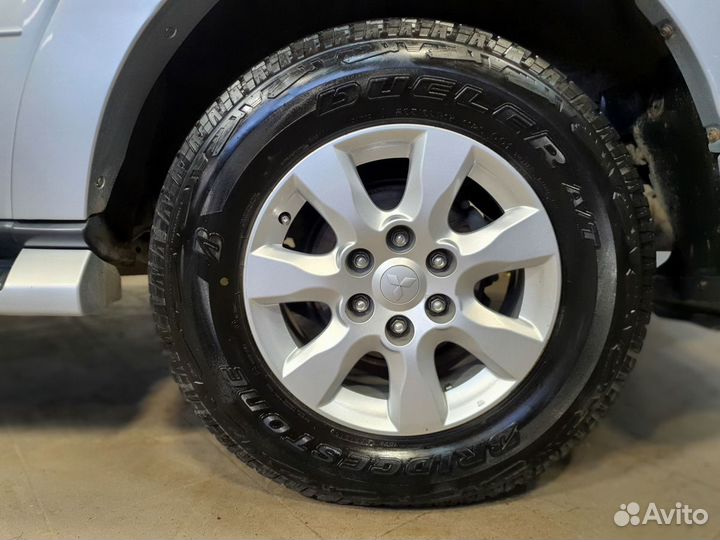 Mitsubishi Pajero 3.5 AT, 2010, 251 171 км