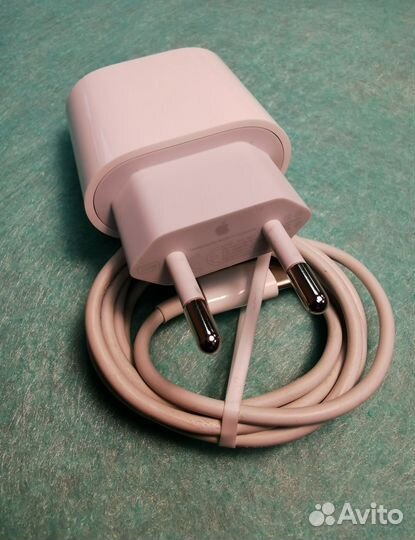 Зарядное устройство Apple 20W