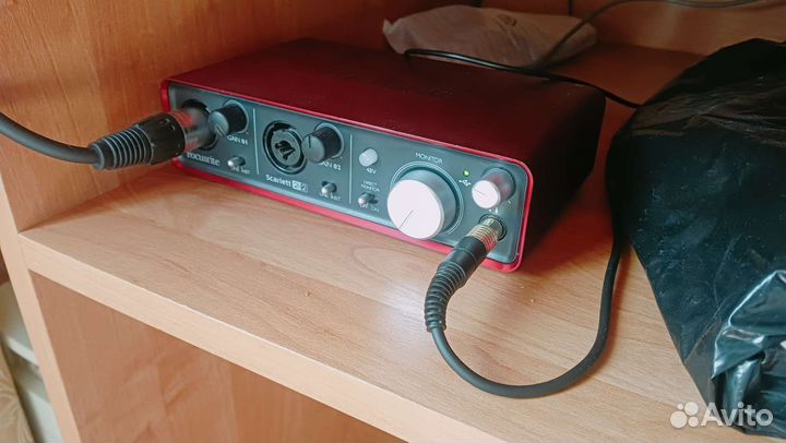 Аудиокарта Focusrite 2i2 1-го поколения