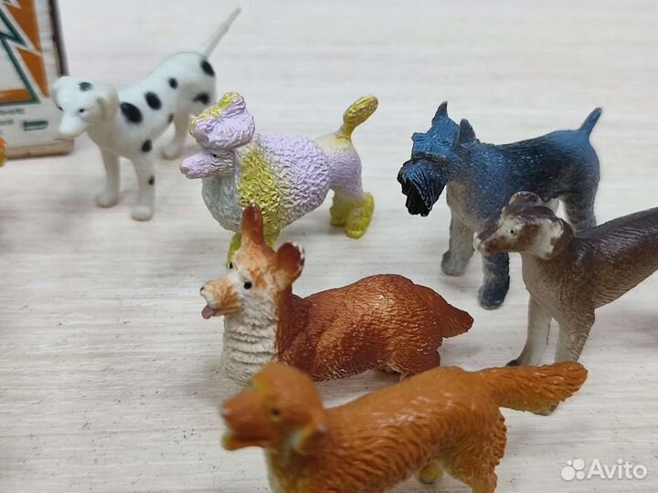 Набор миниатюрных фигурок Собаки 90х годов