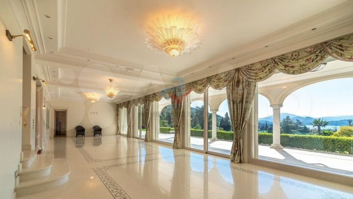 Дом 570 м² на участке 40 сот.