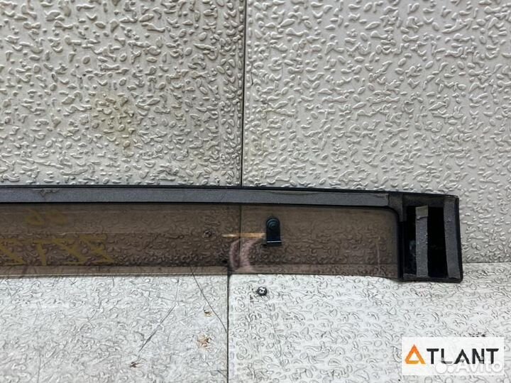 Ветровик задний левый toyota caldina