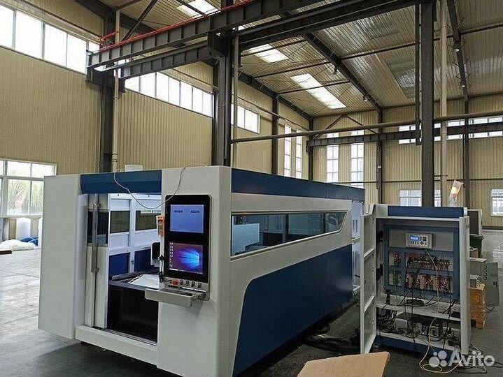 Оптоволоконный лазерный станок для резки металла