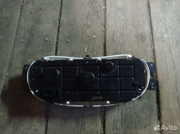 Спидометр Renault Logan