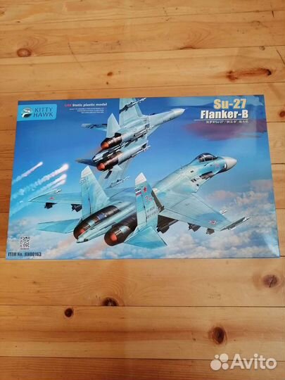 Продам новую сборную модель Су-27