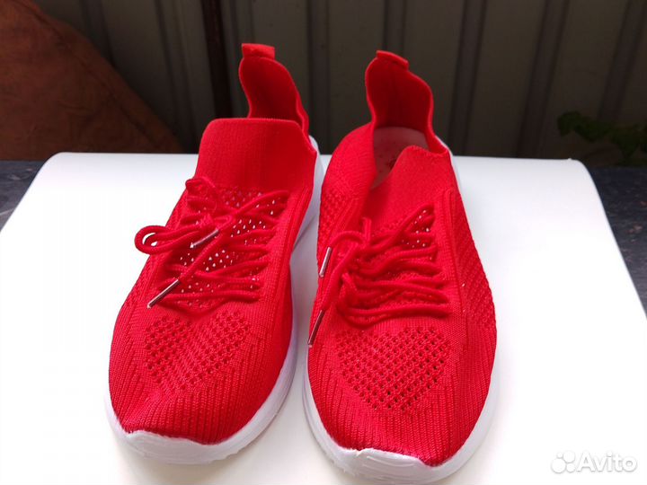 Кроссовки женские 26 см