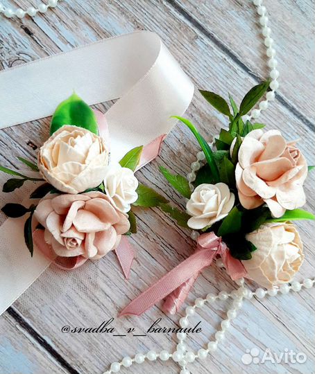 Свадебные подвязка, браслеты подружкам, бутоньерка