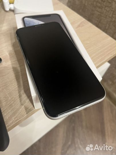 Телефон iPhone XR 128gb
