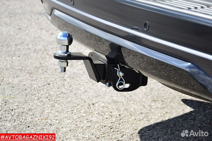 Фаркоп (тсу) квадрат для Toyota Land Cruiser 200