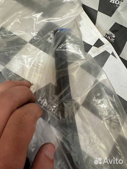 Молдинг лобового стекла Honda Accord 7