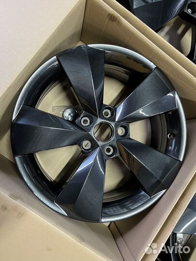 Новые Оригинал Литые диски Skoda 5x112 R17
