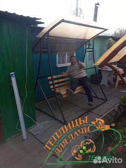 Садовые качели новые