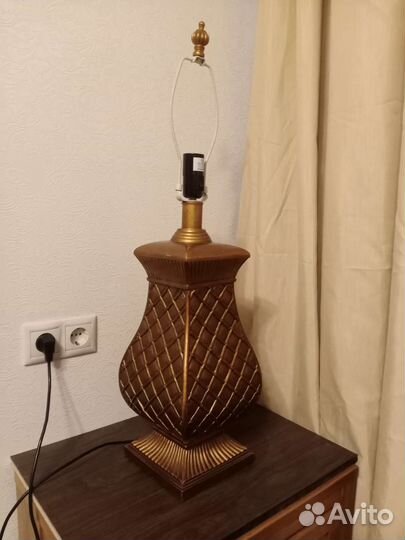 Американская интерьерная настольная лампа