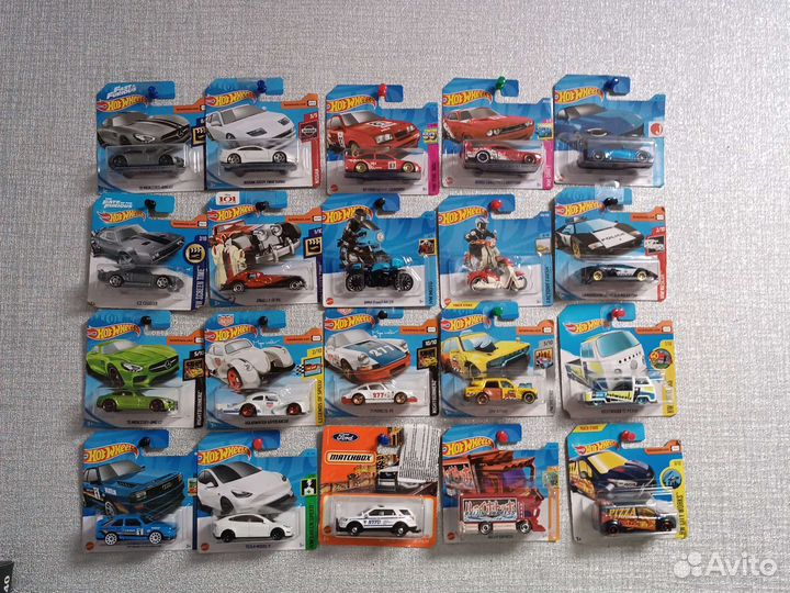 Hotwheels мейн машинки