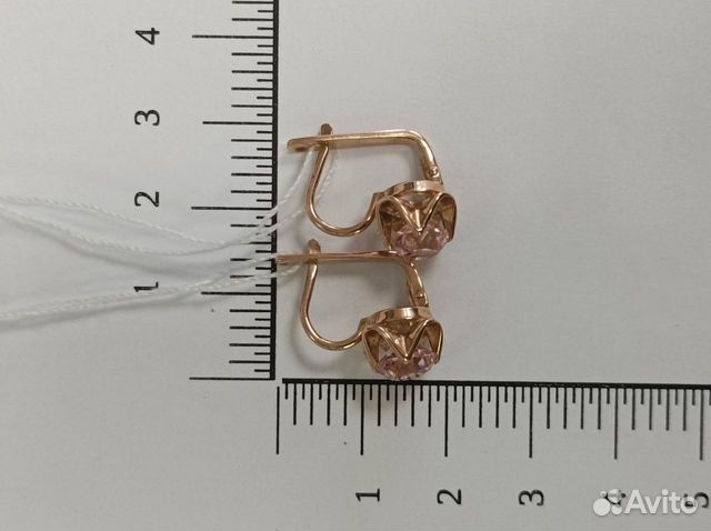 Золотые серьги с камнем