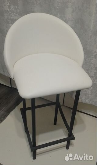 Барный стул под заказ