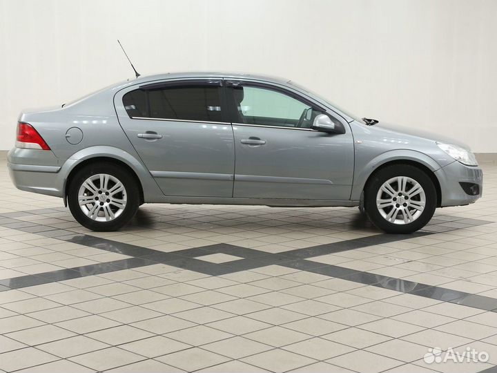 Opel Astra 1.8 AT, 2011, 215 600 км