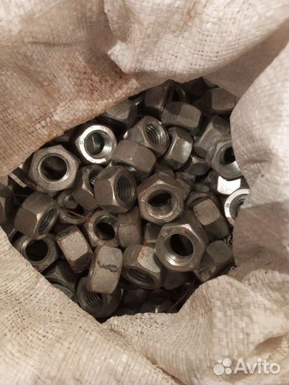 Гайка шестеграная