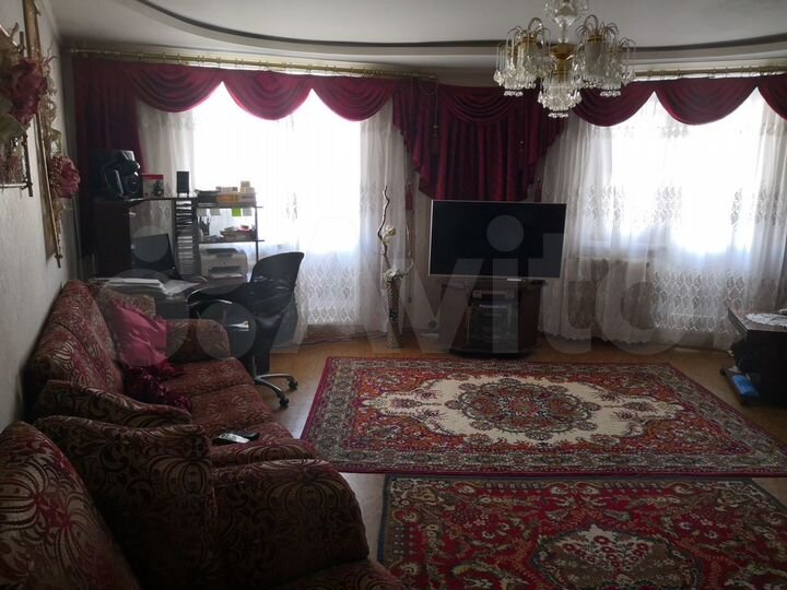 4-к. квартира, 98 м², 4/10 эт.