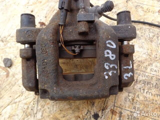 Суппорт задний правый Mercedes GLK X204