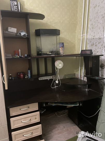 Письменный стол