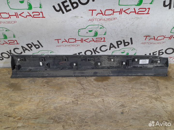 Молдинг двери передней левой Renault Arkana 2018+