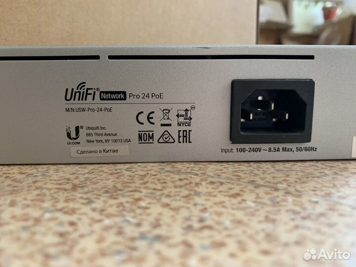 Коммутатор Ubiquiti UniFi Switch Pro 24 PoE (USW-P