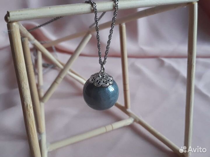 Кулончик из эпоксидной смолы