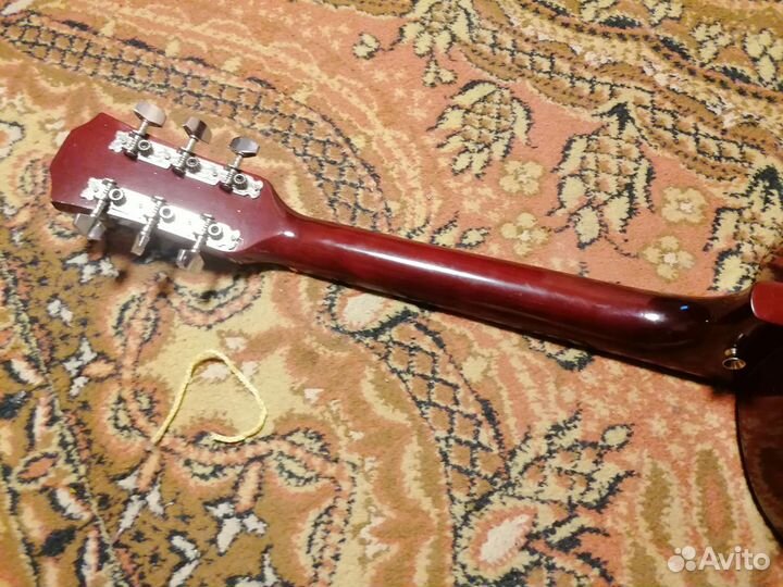 Гитара акустика