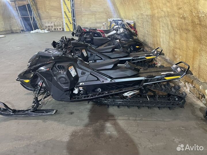 BRP SkI-Doo Summit Turbo R G5 2024