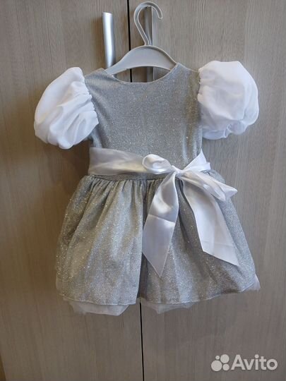 Платье для девочки 86 92 серебристо-белое