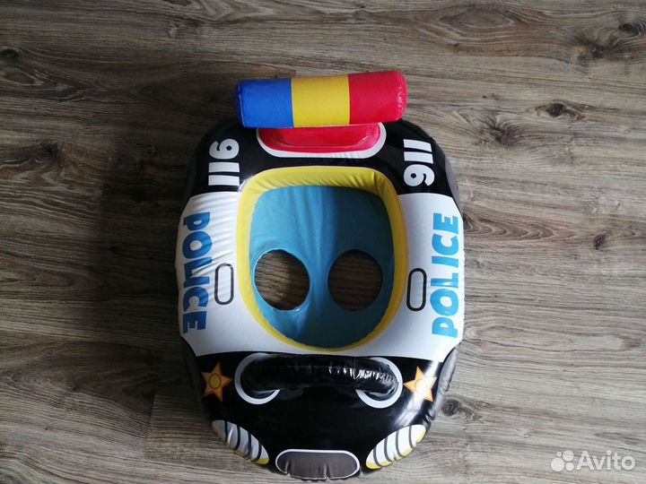 Надувной автомобиль для плавания