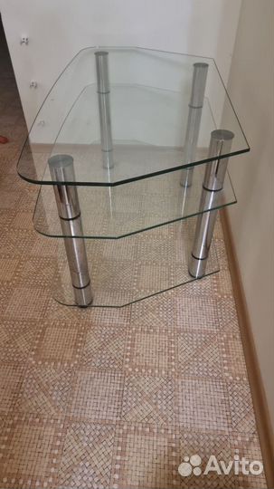 Стеклянная тумба (журнальный стол)