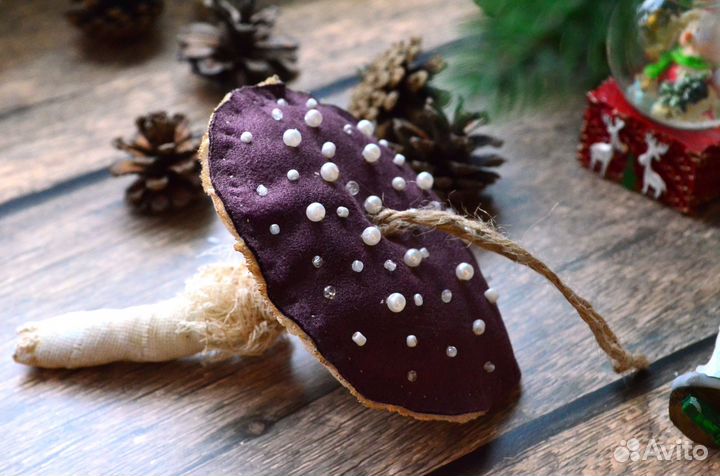 Ёлочная игрушка фиолетовый мухомор