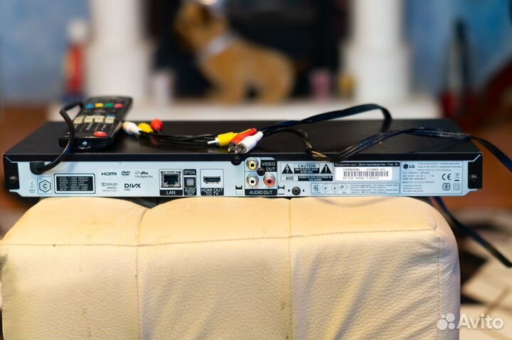 LG BP420K Плеер Blu-ray 3D с караоке