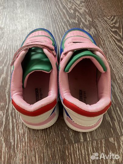 Кроссовки для девочки