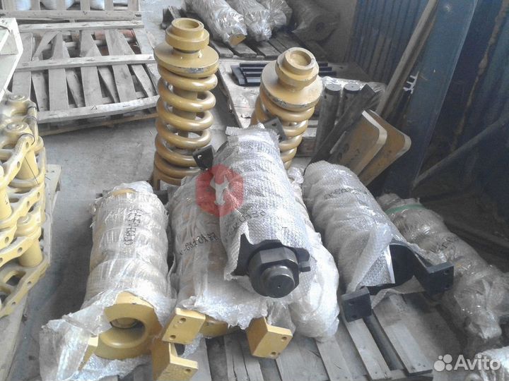 Натяжитель гусеницы Komatsu PC220-620Y-30-29100