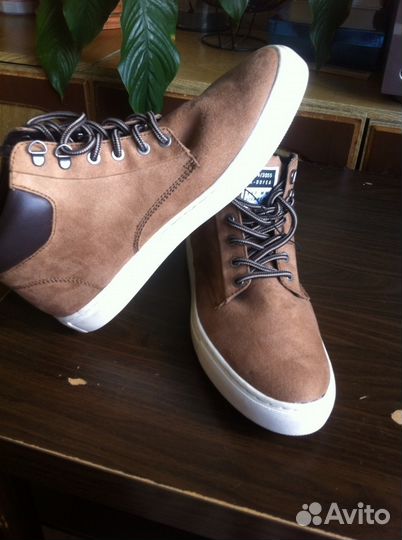 Продам ботинки