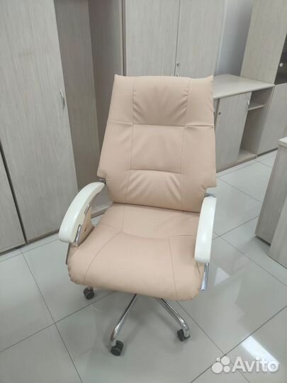 Компьютерное кресло белое бу