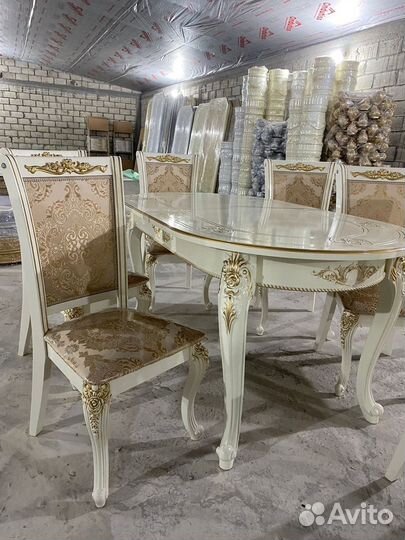 Столы и стулья