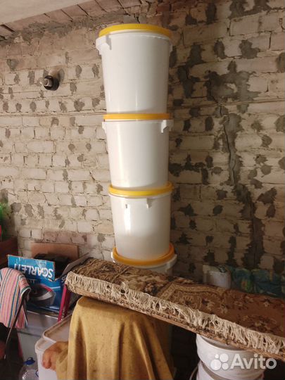 Пластиковые емкости из под мёда