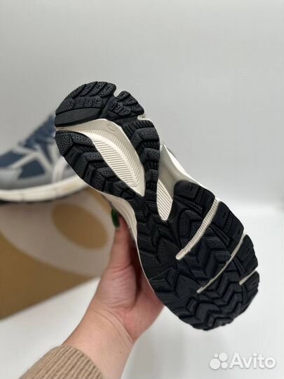 Кроссовки asics kahana