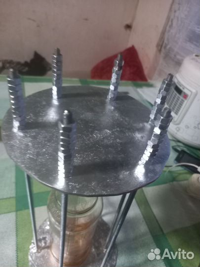 Клетка для бутылки с гайками