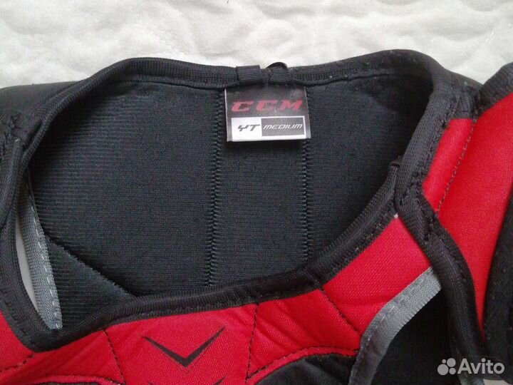 Нагрудник хоккейный ccm