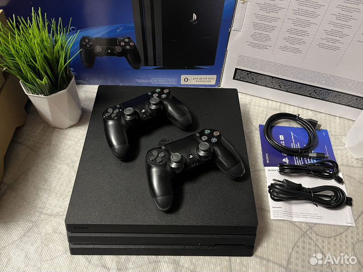 Sony PlayStation 4 pro 1tb+2/гем+200игр