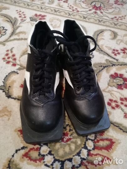 Лыжные ботинки