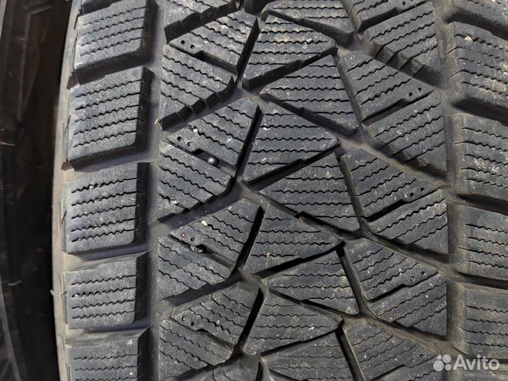 Bridgestone Blizzak DM-V2 205/60 R17